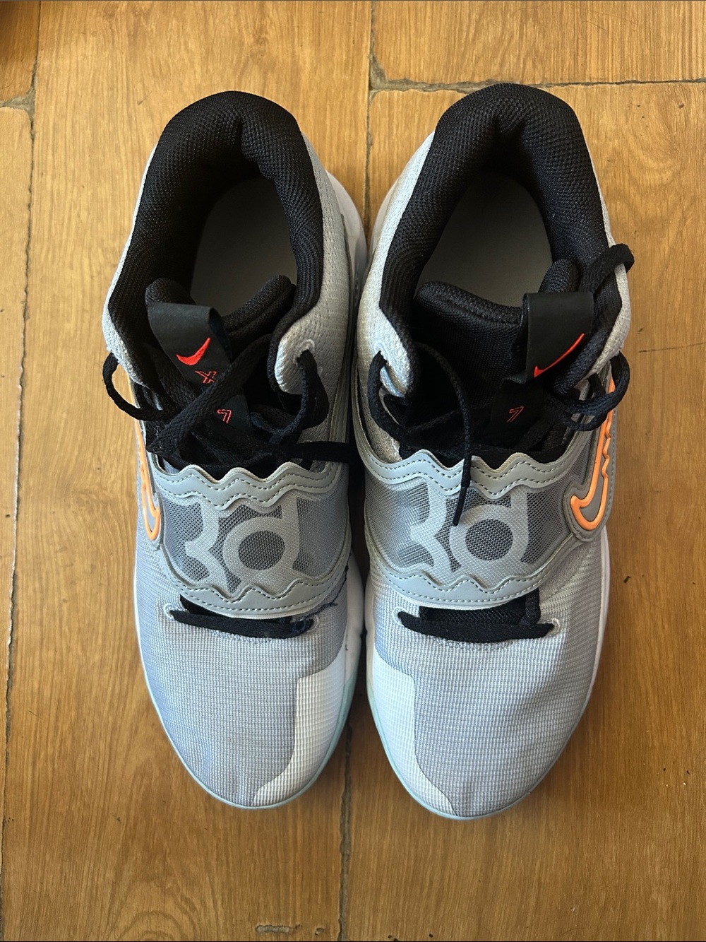 Nike Renew Air Zoom sneakers